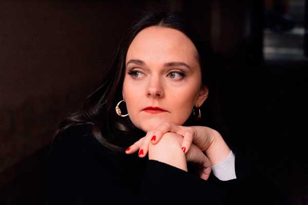 Peittelemättömän herkkä laulaja-lauluntekijä la haka julkaisi uuden singlen ”Epärakkauslaulu”