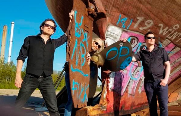 Oululainen Rock-trio Rat Boogie pohtii uudella singlellään mihin se päivä taas katosi